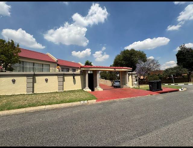 4 BEDROOM HOUSE FOR SALE IN ALBERTSDAL